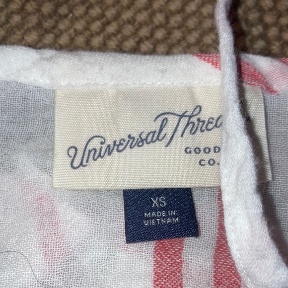 Ladies top - Picture 3 of 3